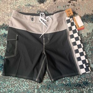 NWT VANS Off The Wall NINETIES PANEL BOARDSHORTS Swim Trunk